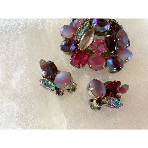 unbranded | Jewelry | Vtg De Purple Pink Brooch Earrings Set  Vtg D&E Purple Pink Brooch Earrings Set Domed Fruit Salad Rhinestone Opalescent